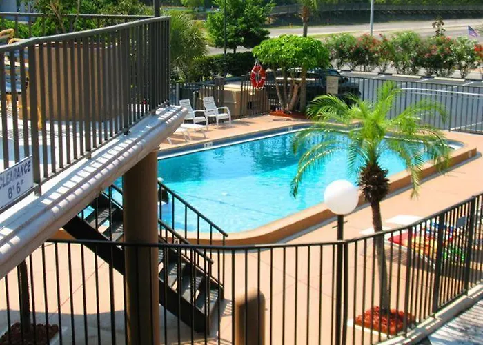 Tarpon Shores Inn