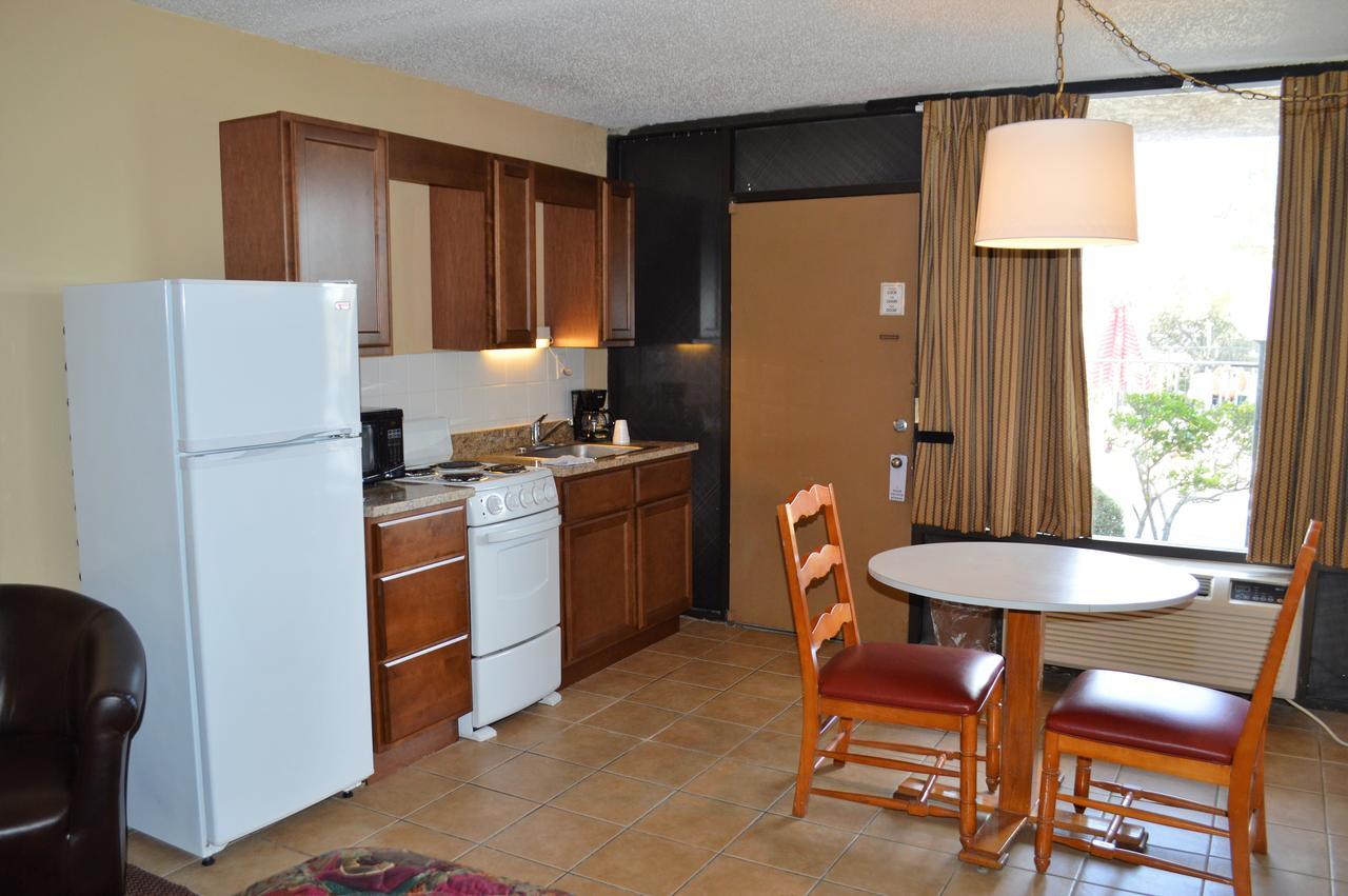 Tarpon Shores 2*