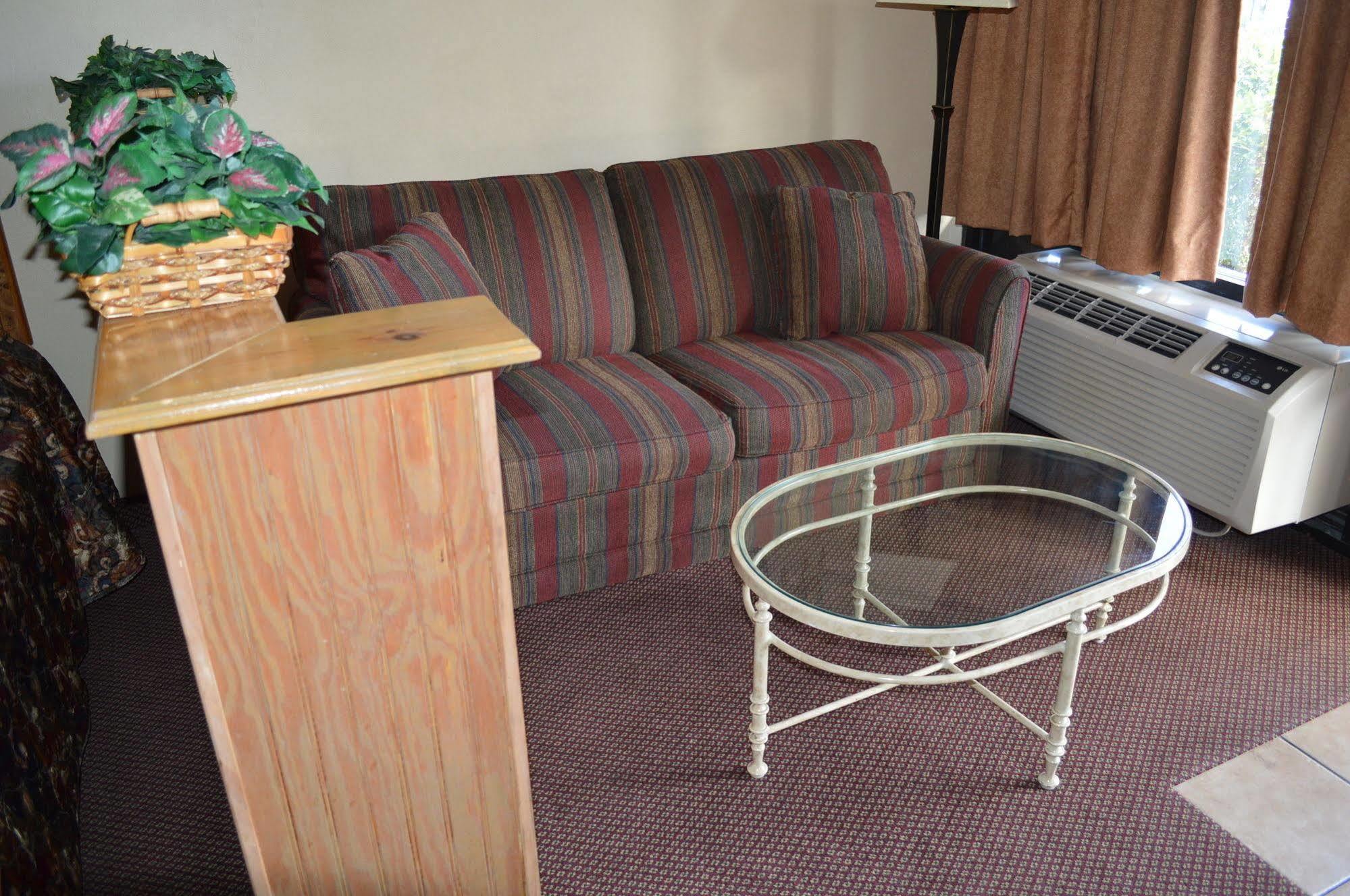 Tarpon Shores Motel