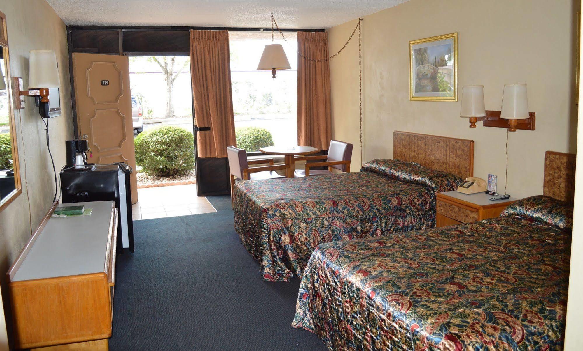 Tarpon Shores Motel